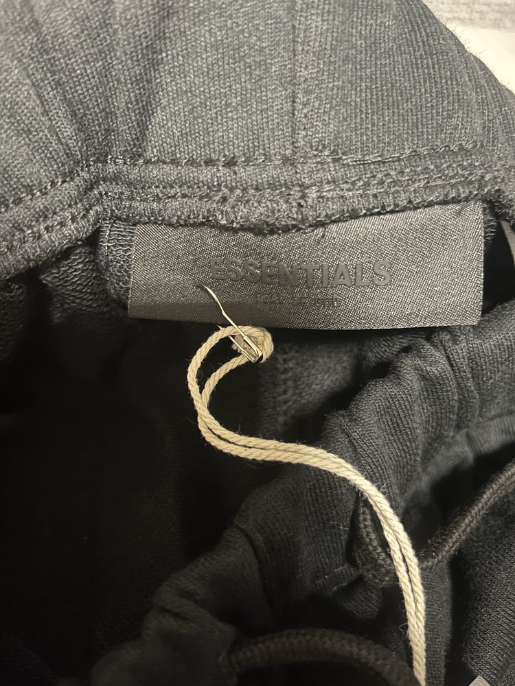 Essentials къси гащи