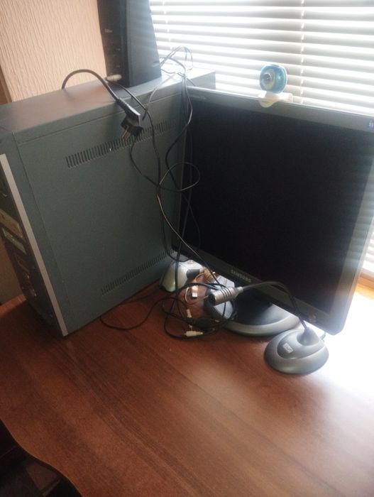 Kompyuter hamma qismi bor srochna sotilad.