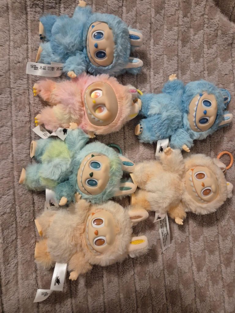 Labubu blind box