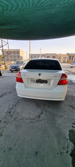 Nexia 3 avtomat. Metan 4. Moshina tiniq.