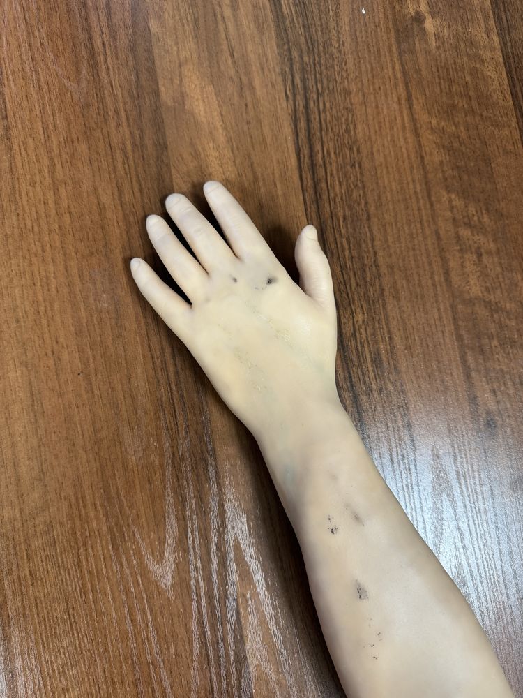 Маникен рука человека силиконовая