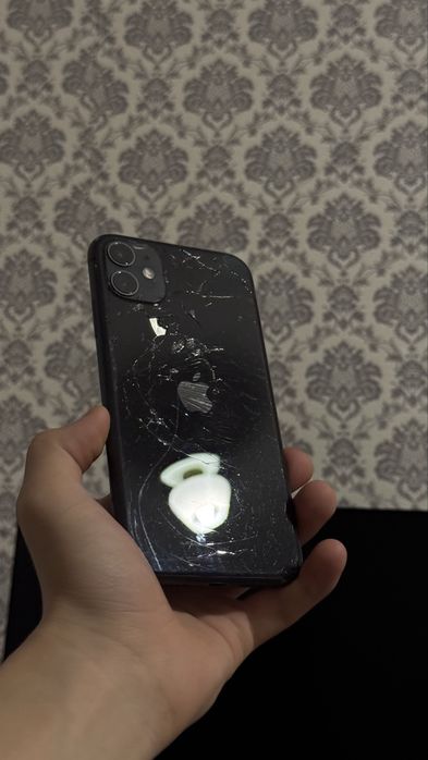 Продам iPhone 11 128gb 8/10