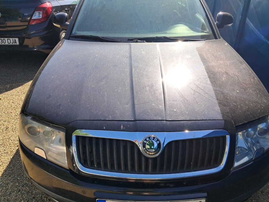 Skoda Superb, parbriz, far stanga, din dezmembrari auto