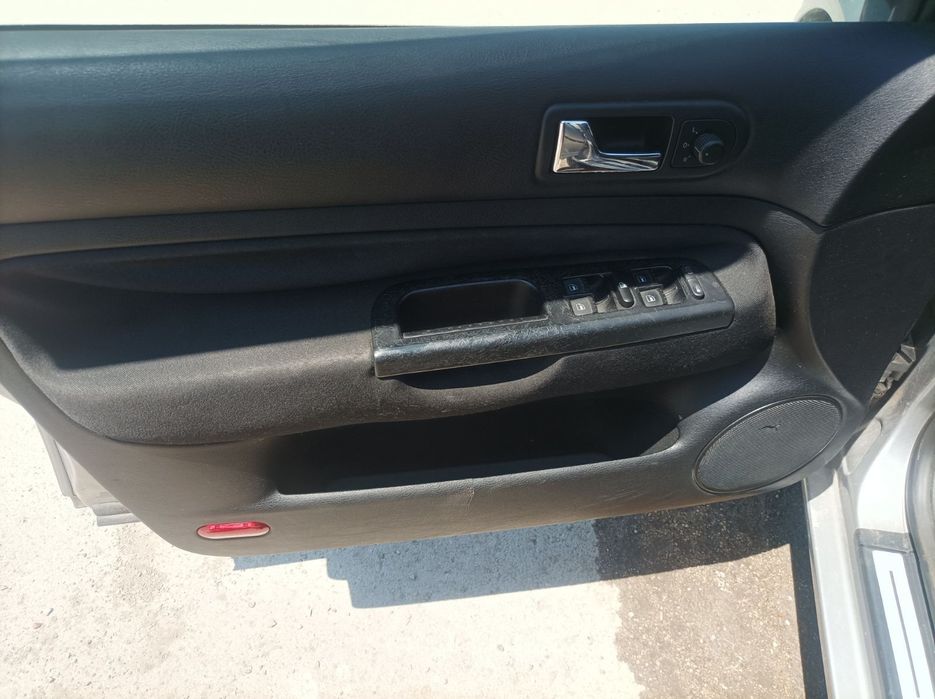 W Golf 1.9 комби . Топ състояние!