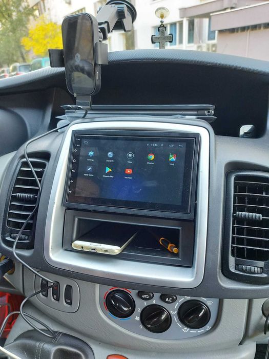 Navigatie Android Renault Trafic Opel Vivaro Waze YouTube GPS USB