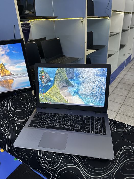 Asus Core i5-7200 ОЗУ-8ГБ ССД-128ГБ/1ТБ GeForce 930MX емкость 70%