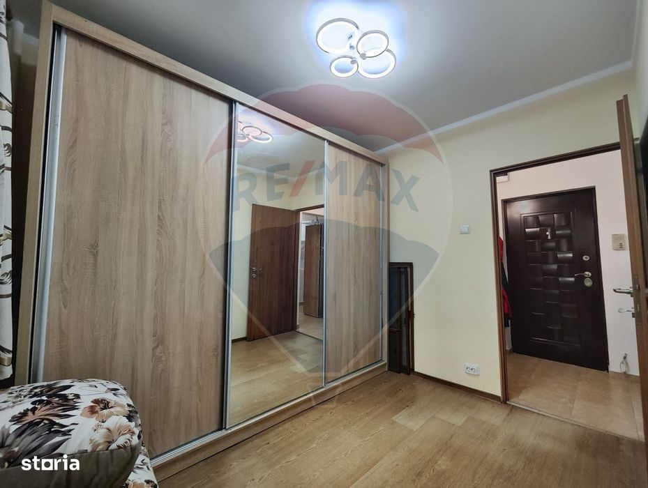 Apartament cu 3 camere de vânzare în zona 1 Decembrie 1918