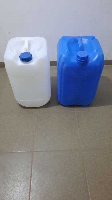 Продам канистру 30л