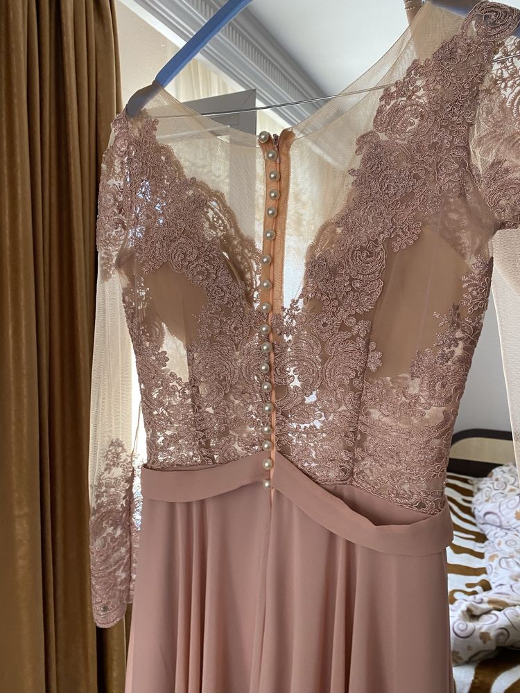 Rochie eveniment purtata o singura data !