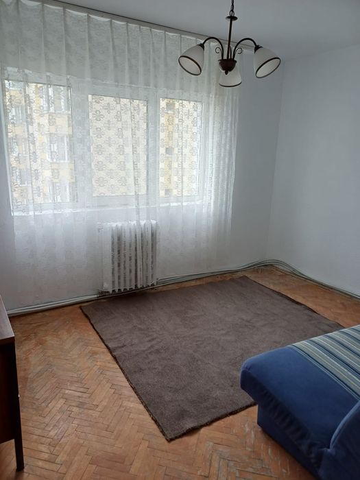 Proprietar vând apartament 2 camere et 2 Al. Plopilor ocupabil imediat