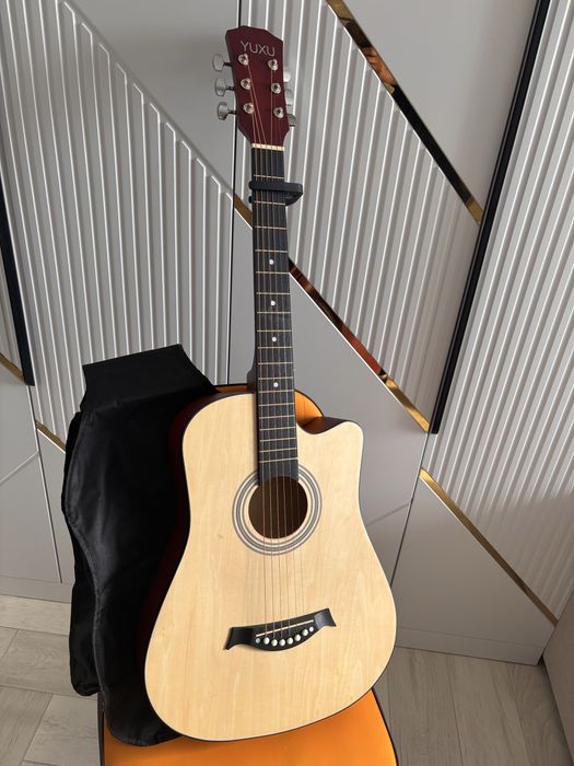 Акустическая гитара