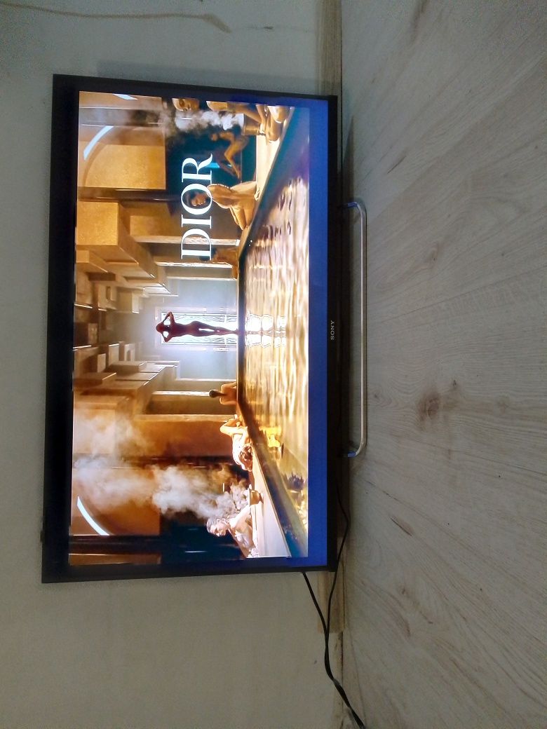 Sony Bravia KDL-42W705B smart