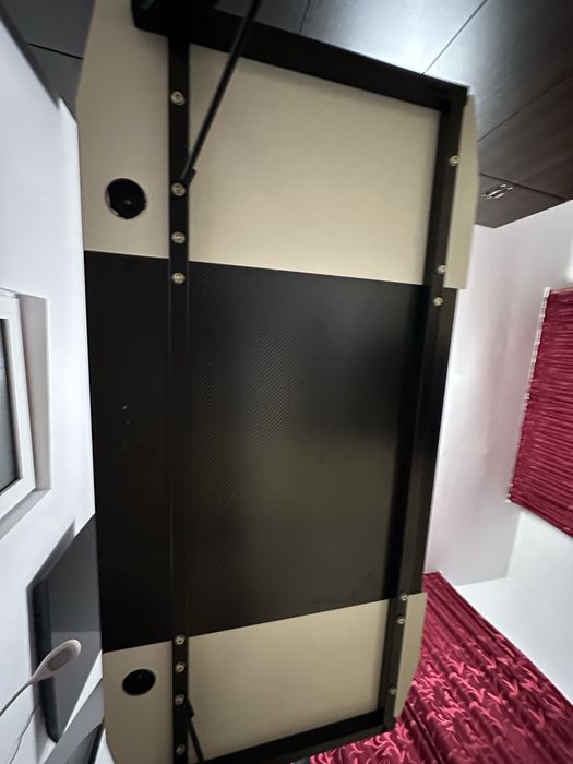 Birou de gaming in stare perfecta