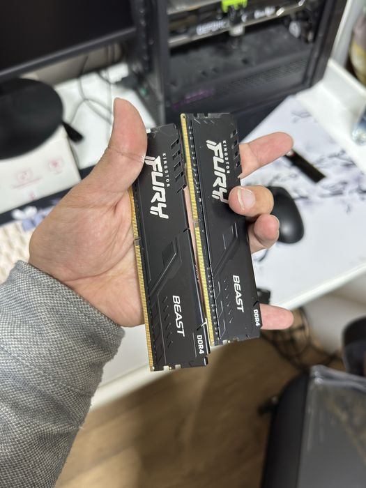 Оперативная память(комплект) Kingston Fury Beast DDR4 — 16 ГБ(8ГБх2)