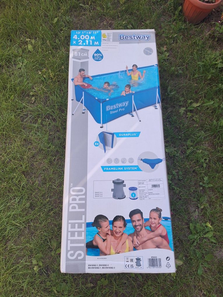 Vând piscina 4.00 m x 2.11 m