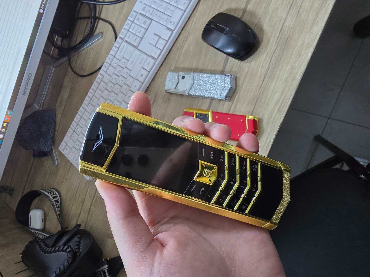 osha mashxur VERTU telefoni keldi
