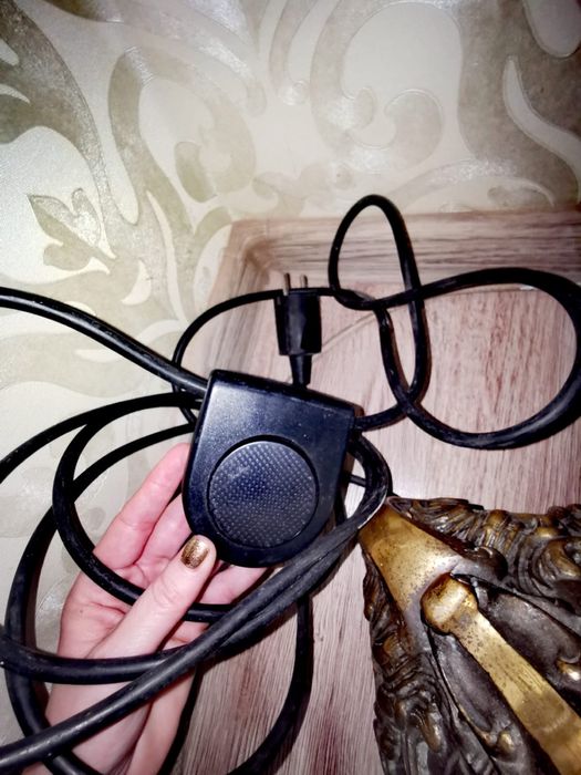 Антикварна подова лампа бронзова месингова основа тежка голяма масивна