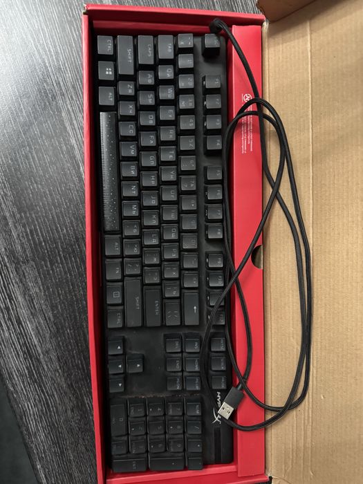 Клавиатуры HyperX Alloy Origins Core RGB и HyperX alloy fps red