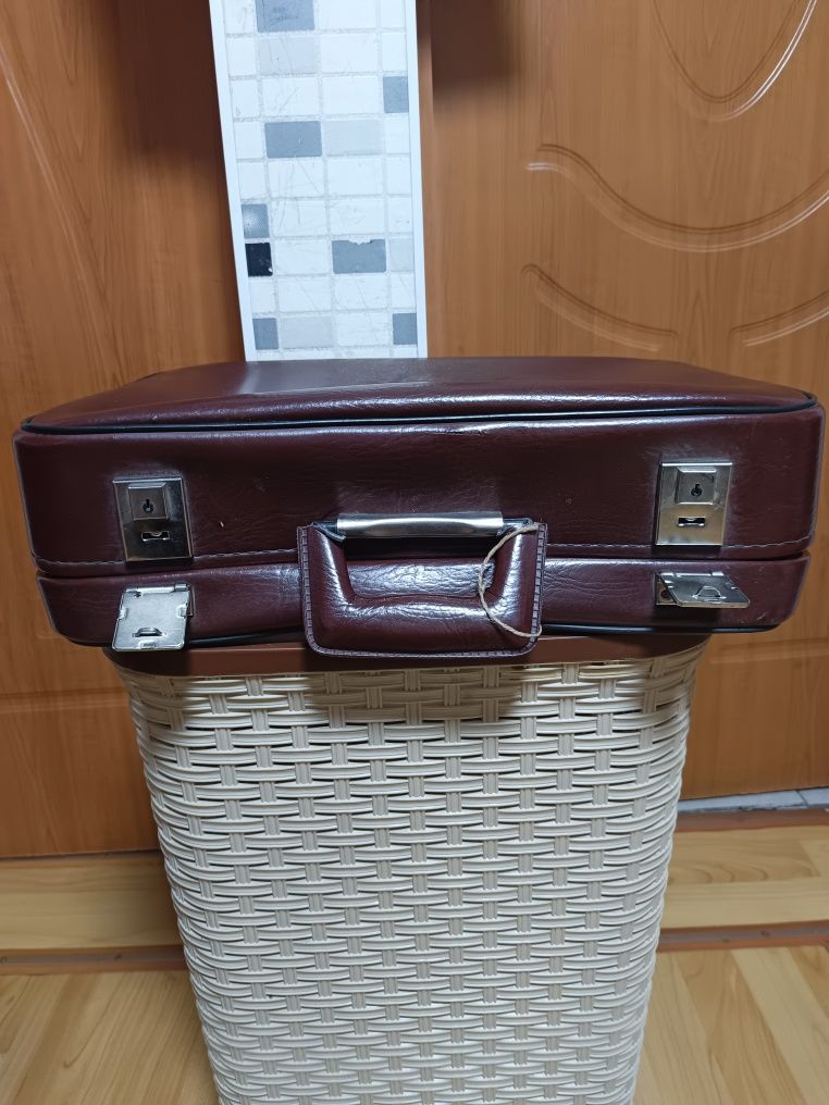 Чемодан   СССР .