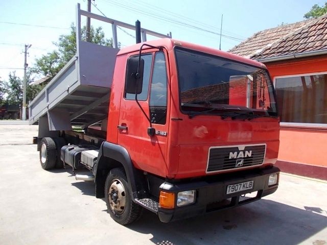 Transport nisip balast balastru pamant moluz moloz  piatra spart marfa