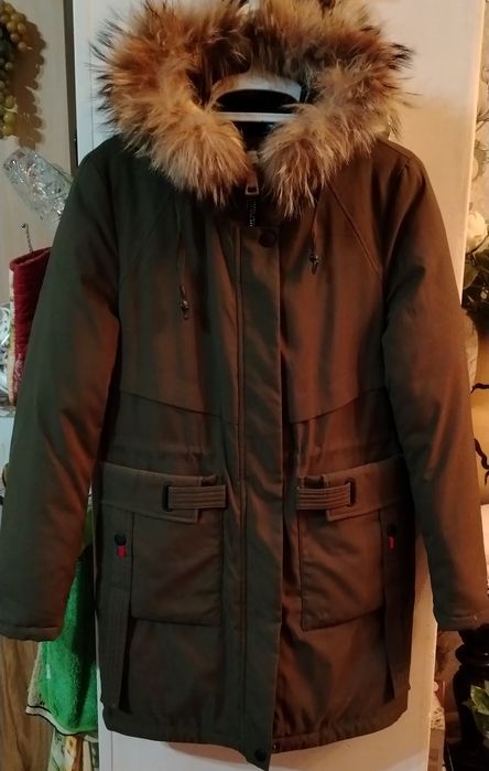 Подростковые, фирменные куртки-пуховики.