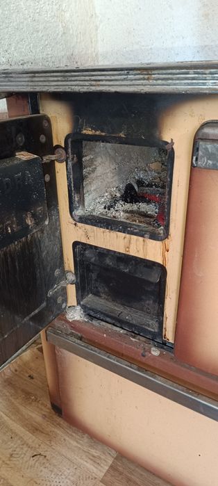 Sobă cu plită și cuptor