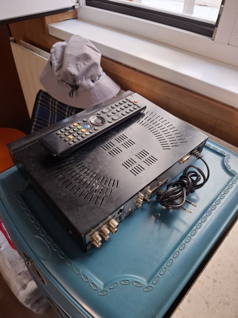 Продавам TV BOX 4K, за части Амиго Ален 2