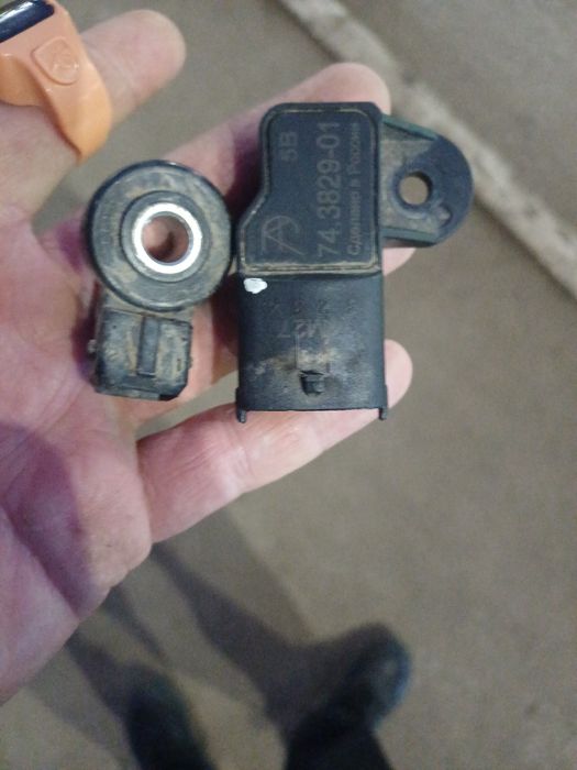 Датчик обсолютного давления и дачик детонаций