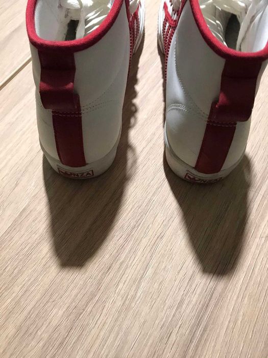 Обувки Адидас червено-бели