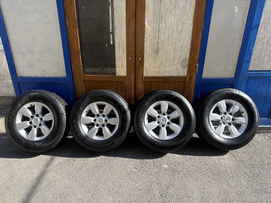 Шины с дисками от Прадо оригинал