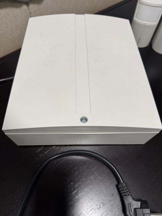 SISTEM ALARMA JABLOTRON (Centrala, Modul, Sirena, 3 Senzori (PIR)