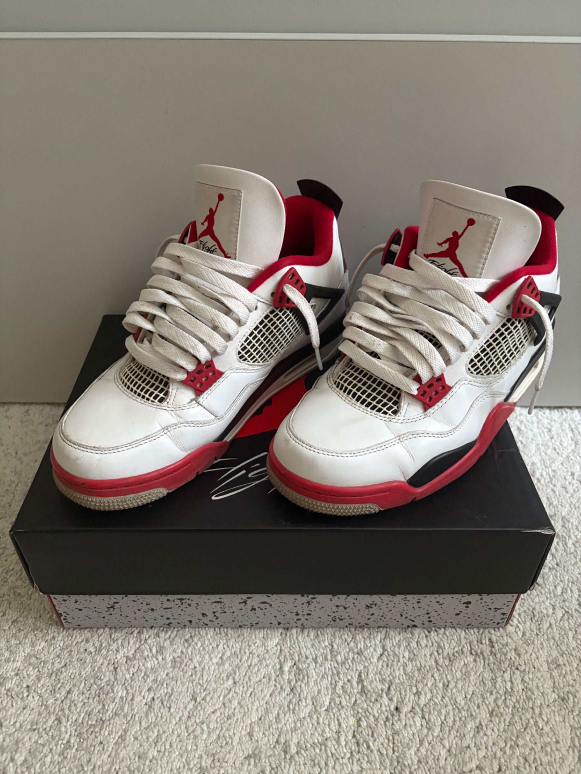Jordan 4 Fire Red