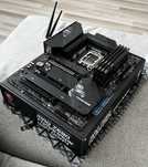 Placa de baza MSI Z690 Tomahawk WiFi DD4
