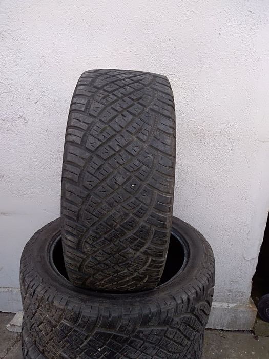 Vand anvelope pentru automobil