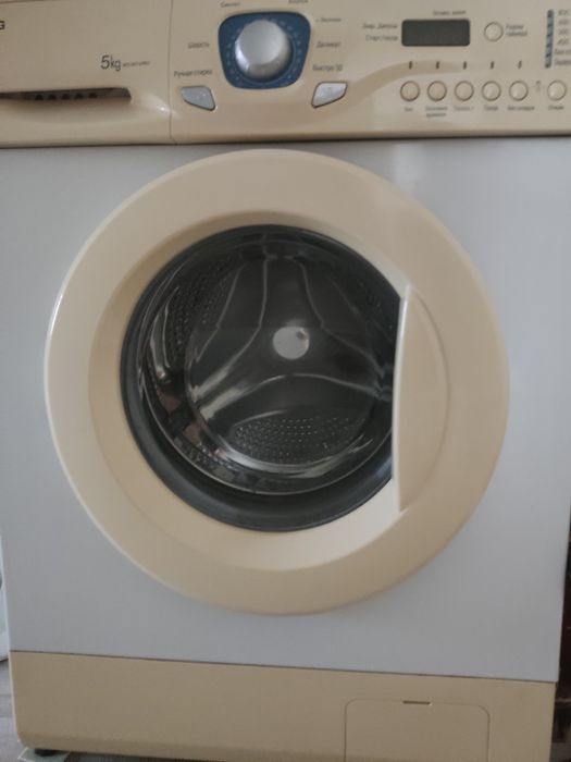 Продам б/у стиральную машину  LG