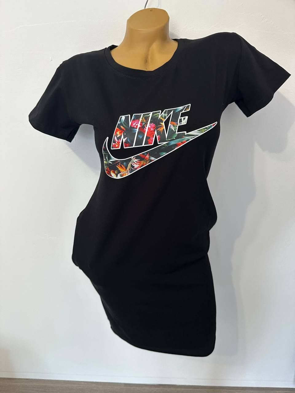 Rochie bumbac 
MărimiS ,  M , M , L, Xl