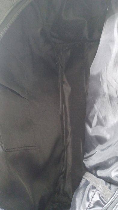 Страхотна спортна голяма  черна кожена чанта,тип сакче