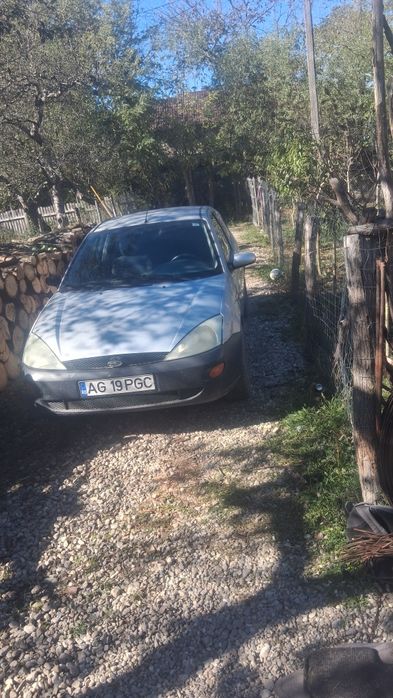 Vând Ford focus funcționează bine