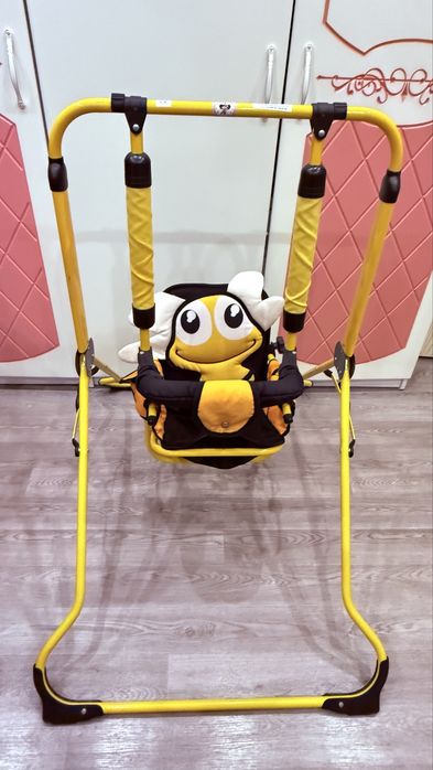 Детская качеля в хорошем состоянии!