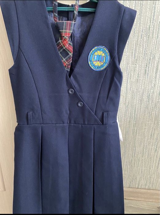 Продам школьный сарафан