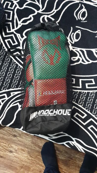 Vând mănuși de box el cucuy 12 Oz