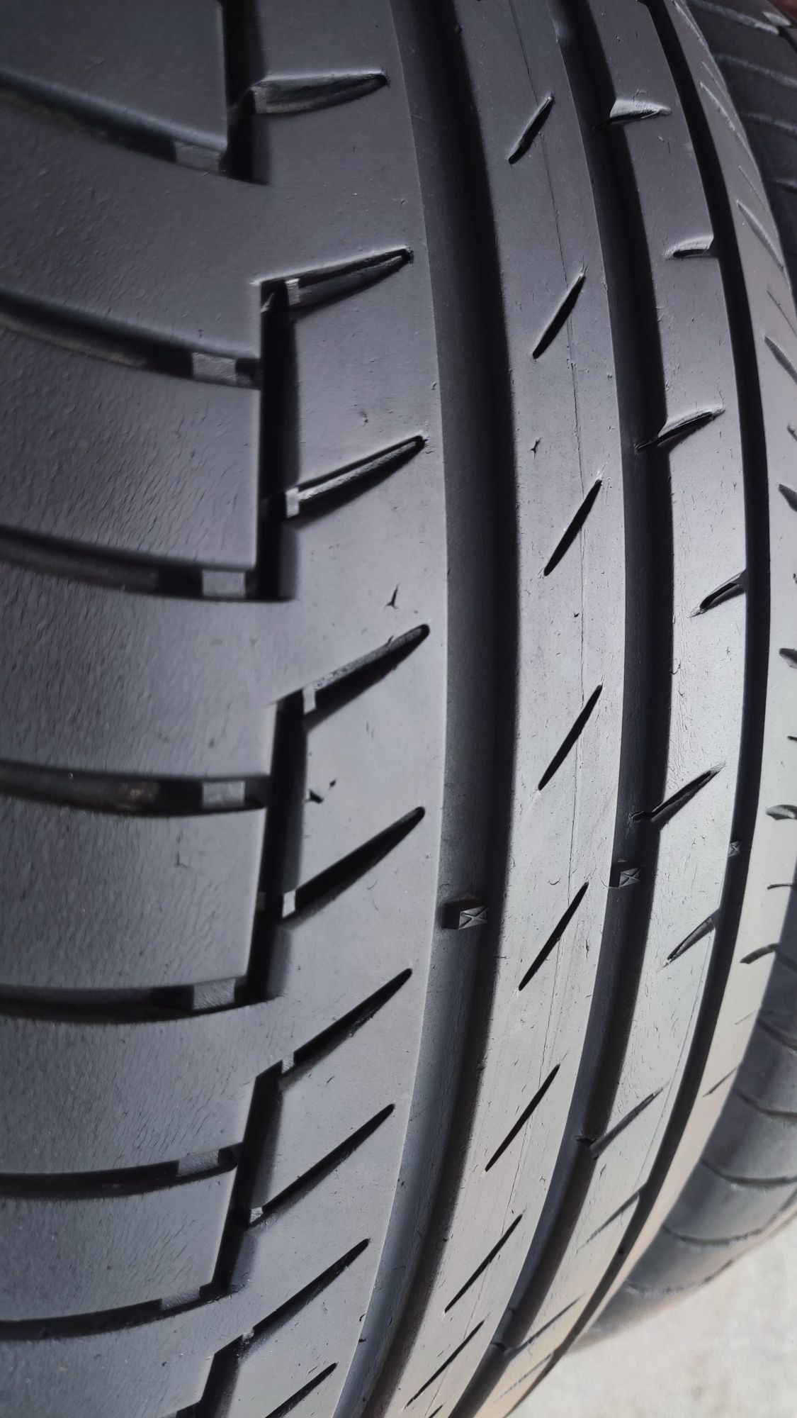 4бр. летни гуми 235/45/18 Continental Premium Contact 6
dot23
7mm
Добр