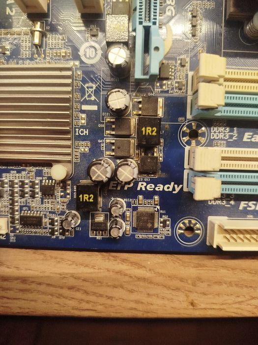Gigabyte GA-P43T-ES3G (LGA775, DDR3) — нерабочая, на запчасти