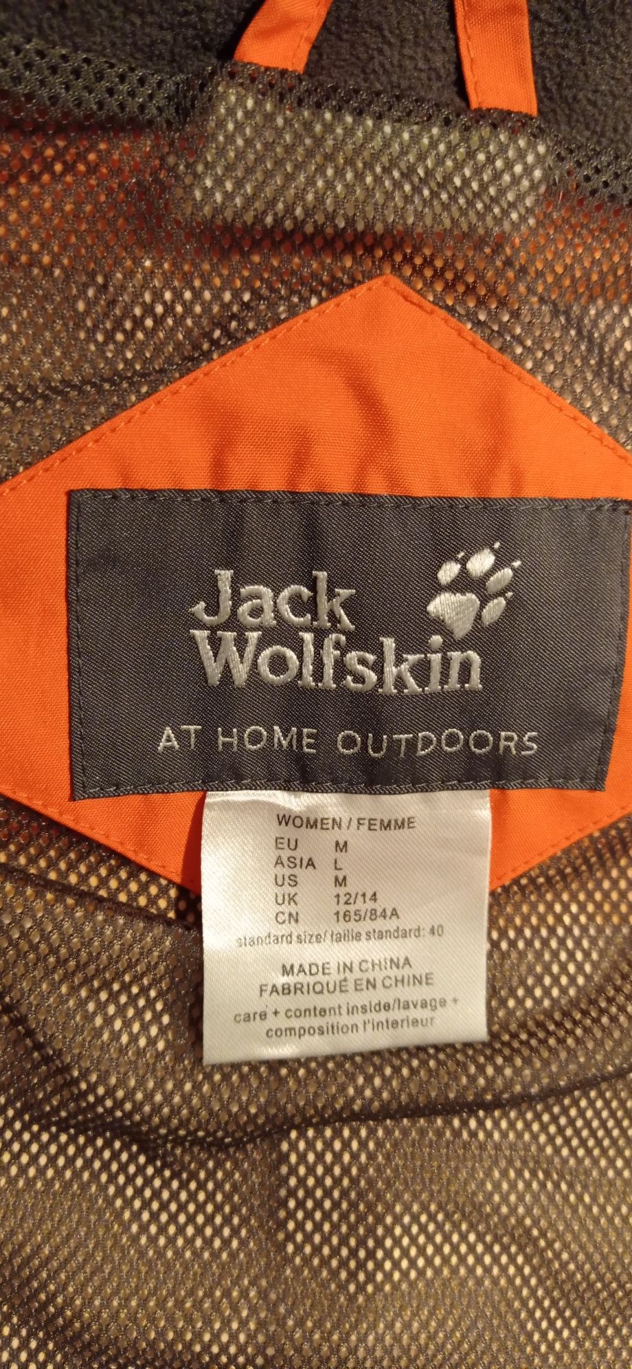 Jacheta Jack & Wolfskin dama mărimea M sau 165 perfect pt. munte.