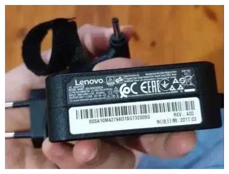 Зарядка, блок питания на ноутбук Lenovo и шнур питания оригинал