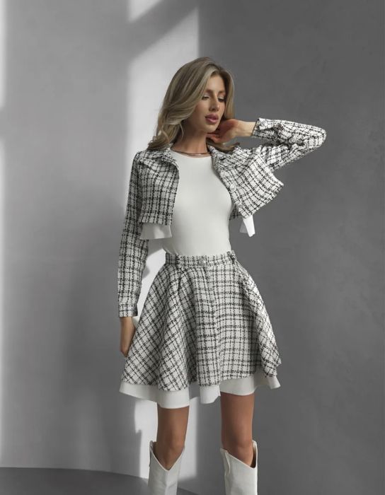 Стильный и акуратный комтюм, в отличном состояний. Покупала недавно