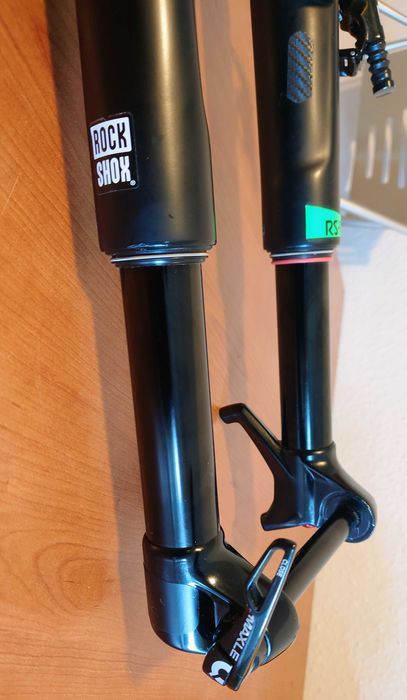 Вилка RockShox RS-1 карбон 29", ход 110mm, Push Remote с Gate control