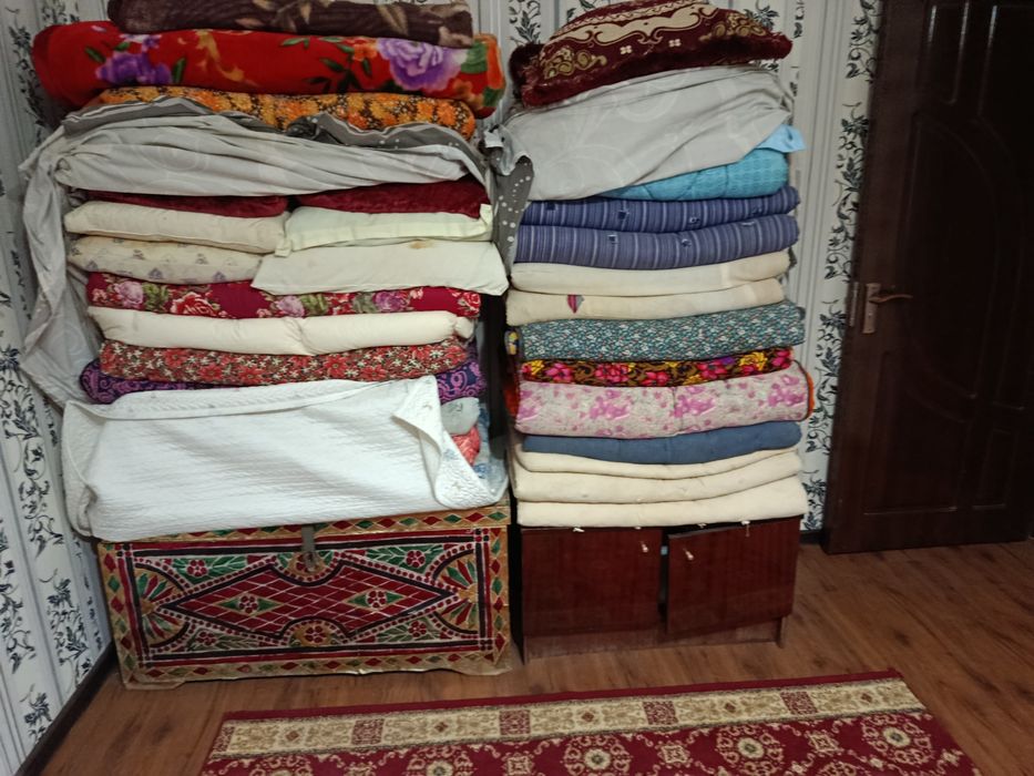 Матрас ку́рпа ку́рпачалар сотилади жуда яхши холати