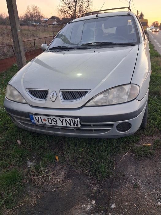 Vând Renault megan 1