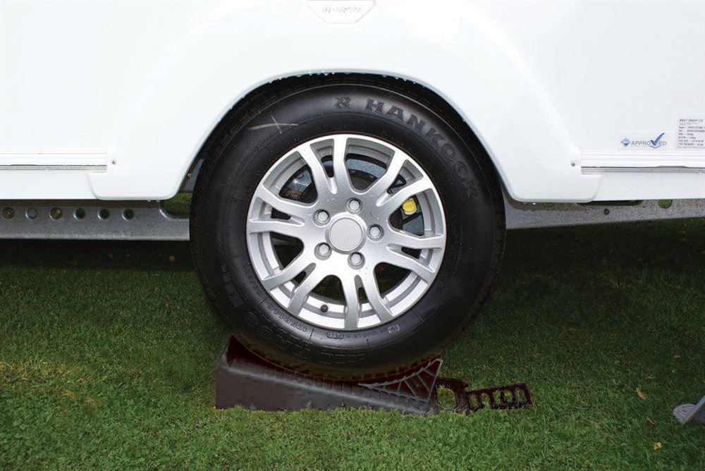 Rampa auto cu piedica pentru nivelare rulote, 1 buc.